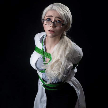 Nancy PlayBetter erotic model pictures