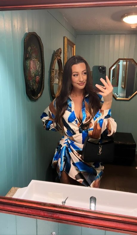 Lottie Loves ASMR pornstar hot pictures