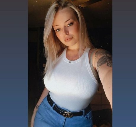 Manchester model art pics