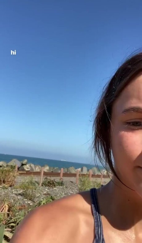 Chloe East nude model picture