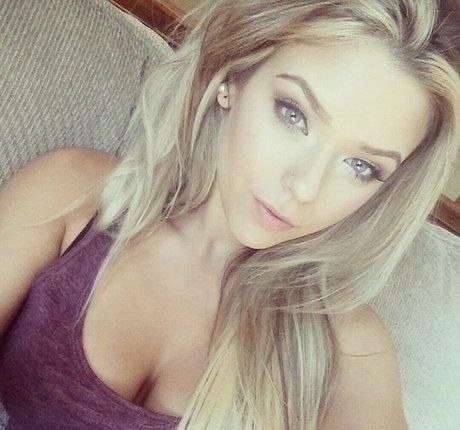 Anais Rizzo adult star photos