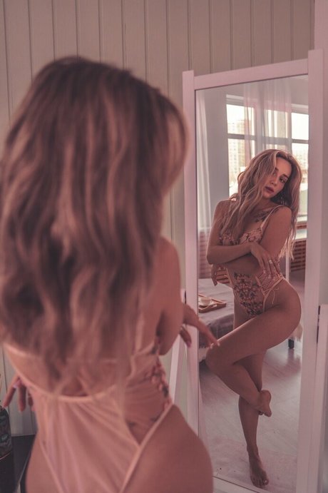 AlinaNaMeli naked star galleries