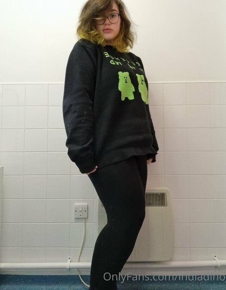 indiadino model top img