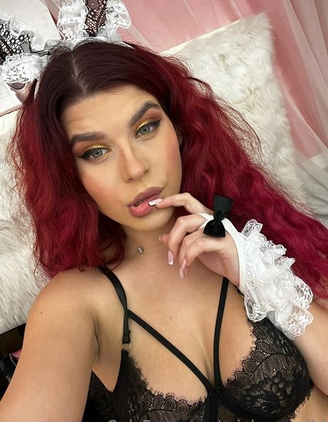 arielgonewild model art pic