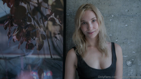 Whoisclaireroos star erotic archive