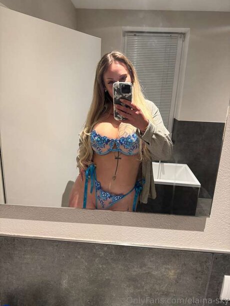 Elaina Sky beautiful star pictures