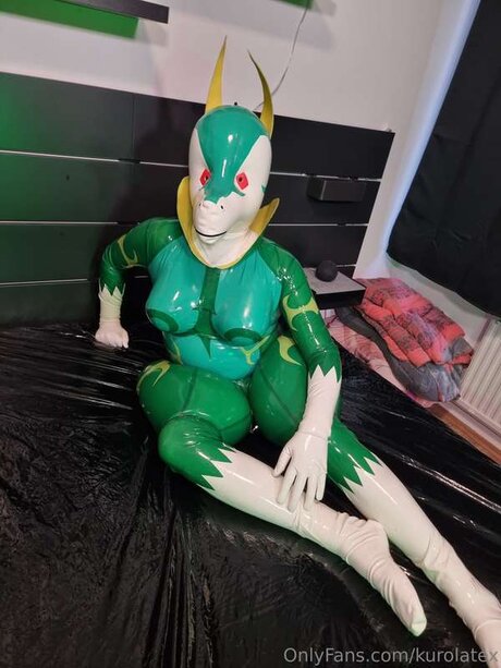 Kurolatex nudes model pictures