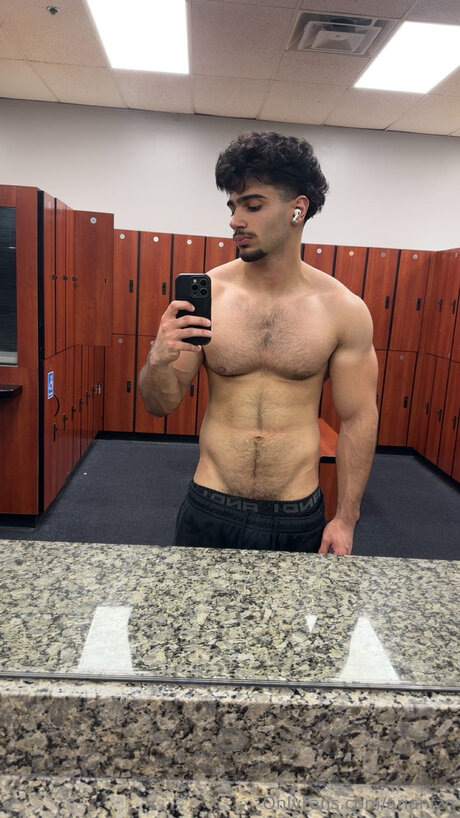 Arianfzn nudes star picture