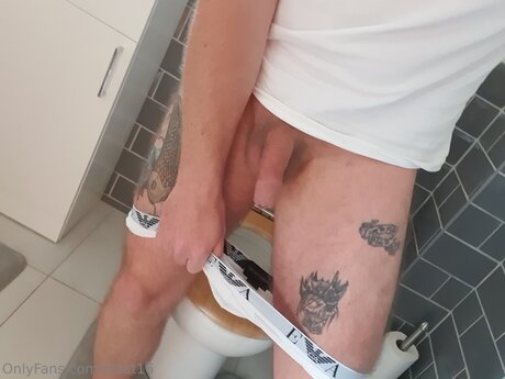 Tittat16 adult model photos