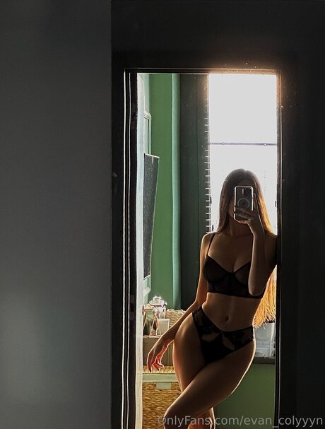 Evan Colyyyn porn model image