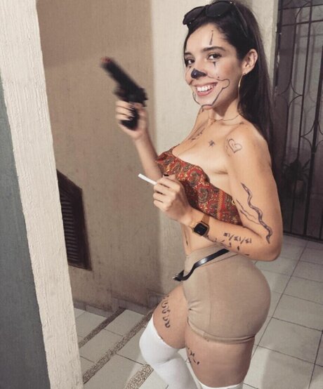 blonde shemale onlyfans pornos pictures