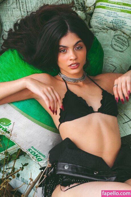 Menina Veneno sexy actress image