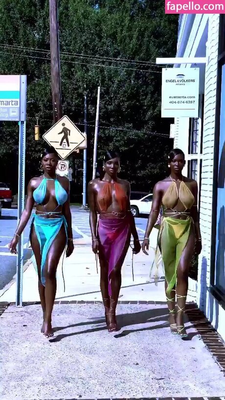 Jordanne Deveaux nice actress img