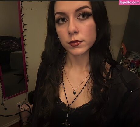 Lily Winters star hd picture