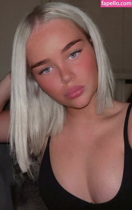 Lotus Petrie star nudes pic