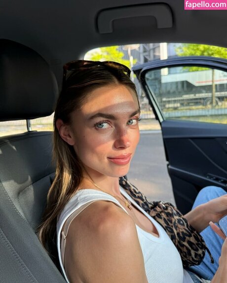 Charleen Weiss naked star images