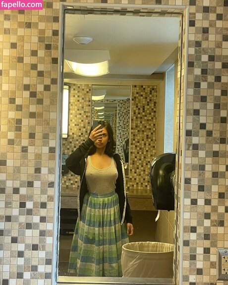 Anika Vishwanath sex star picture