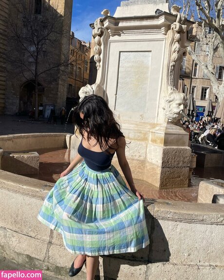 Anika Vishwanath star nice picture