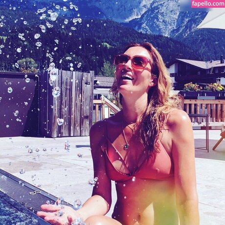 Roberta Bieling model nudes pic