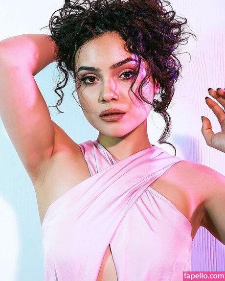 Andrea Londo perfect actress gallery