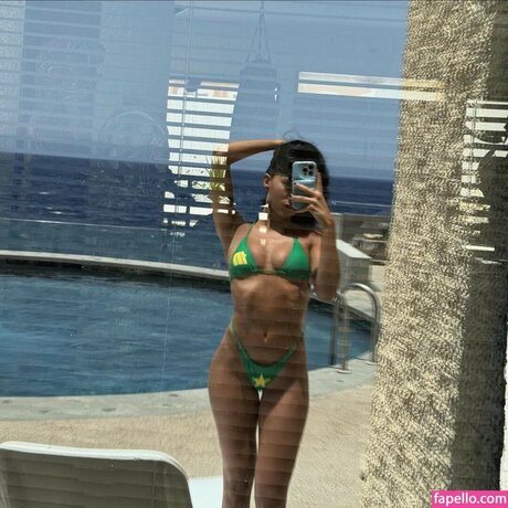 frida reed pornographic model image