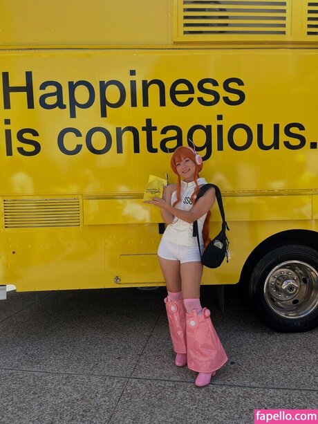 Kariwahh nice model image