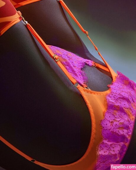 Naomi Nash high quality model img