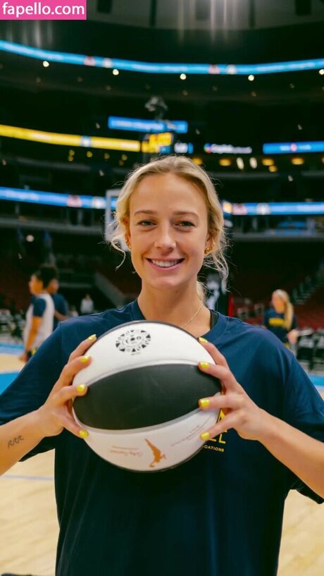 Sophie Cunningham top star photos