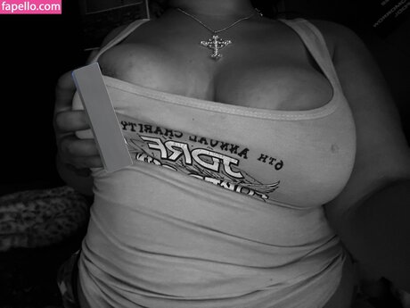 Weezy Weezyouttaherea pornstar photos