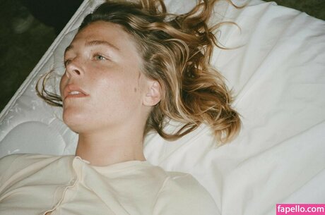 Maggie Rogers pornographic star galleries