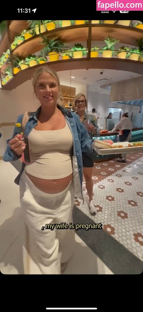 Cayla Vanderbaan exclusive star images