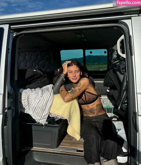 Gigi Abeleira model free picture