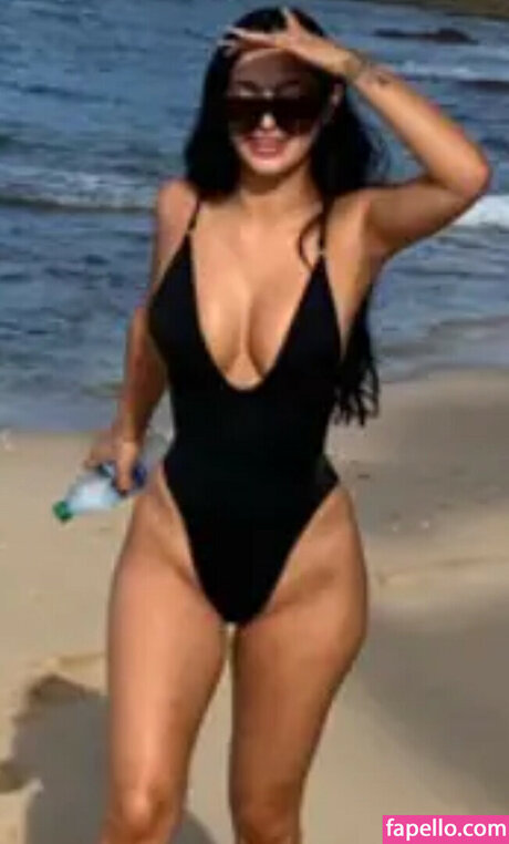 Leah Kateb hd model photo