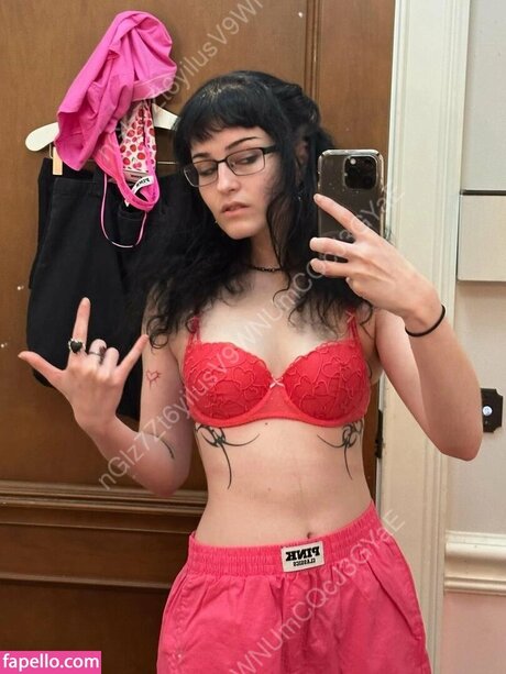 saucysphinx nudes model pic