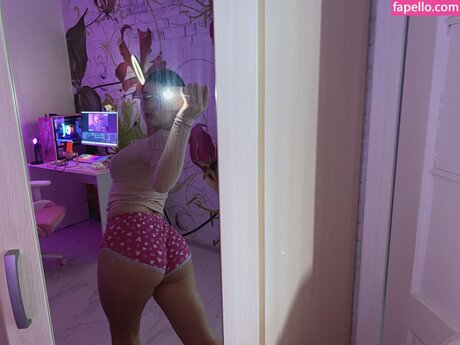 lalipinkcheeks porn star photo