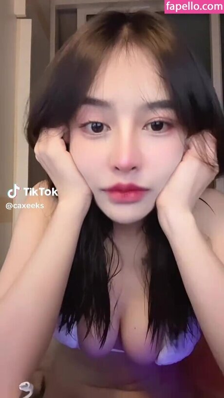 caxeks model nude pics