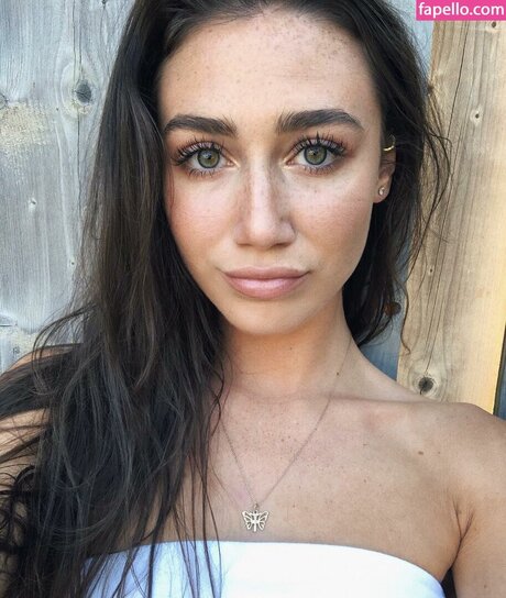 Kamilla Kowal xxx actress photos