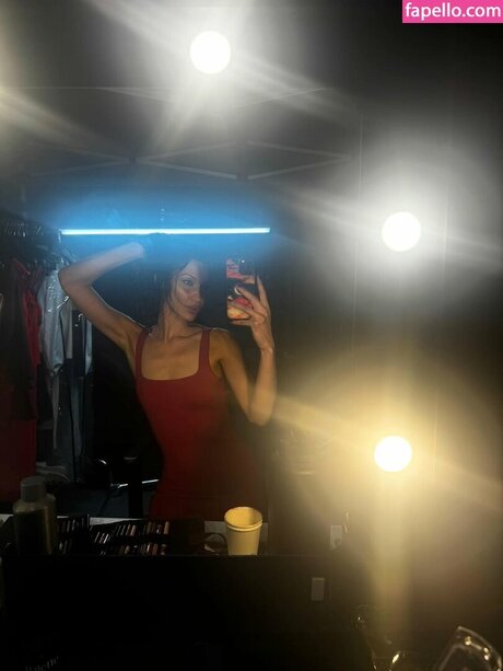 Bella Hadid beautiful model photo
