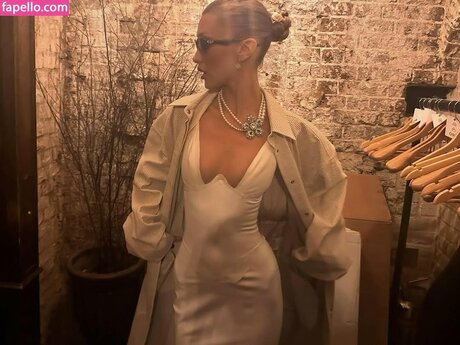 Bella Hadid star perfect photo