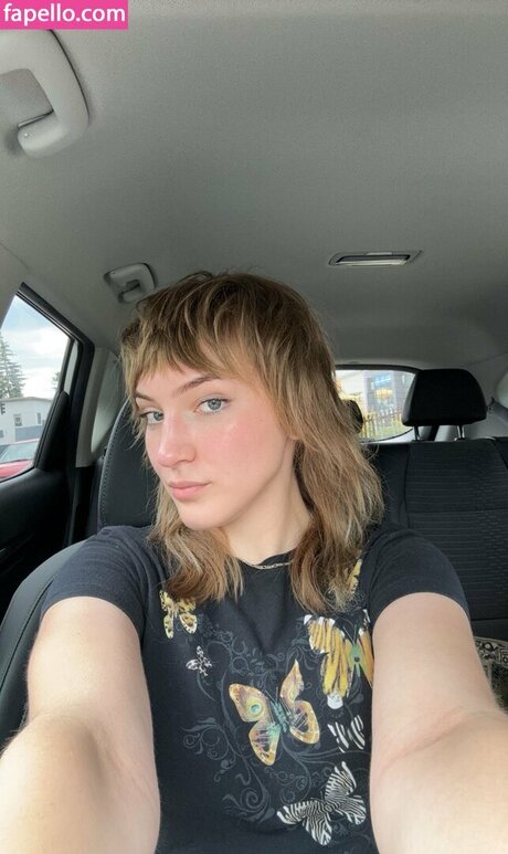 atrophicbtrfly model nude image