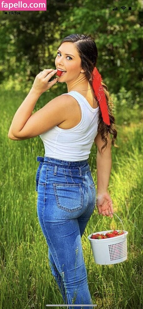 Sydney Segars nudes model images