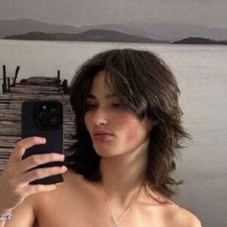 Aleandrafrerk model top pic