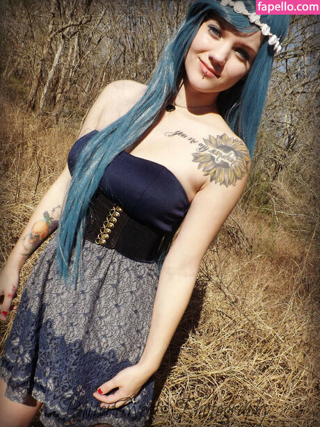 Syefly model sex picture