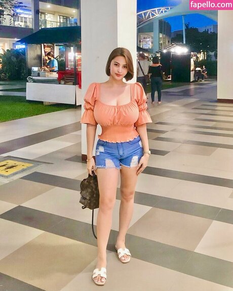 Mitzina Larino beautiful pornstar gallery