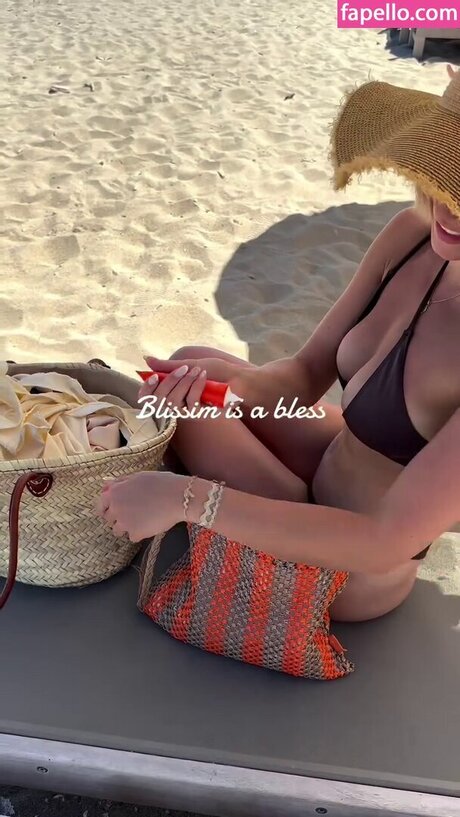 Hello__iris nude model photo