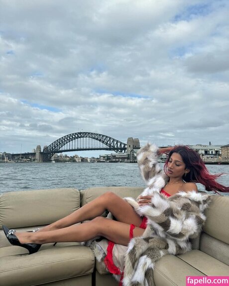 Lara Raj art actress photos