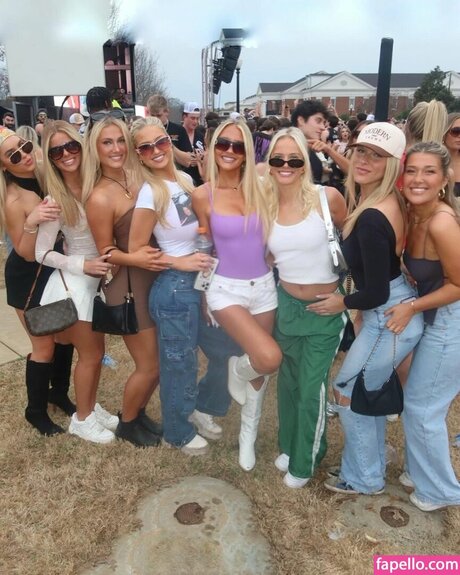 Sydney Thomas xxx pornstar galleries