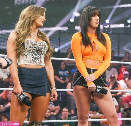 Fallon Henley model adult galleries