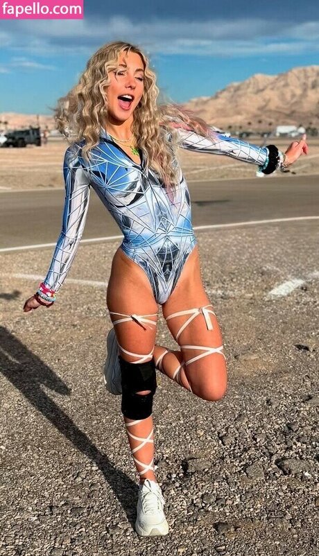 Caroline Ambrose pornstar adult img