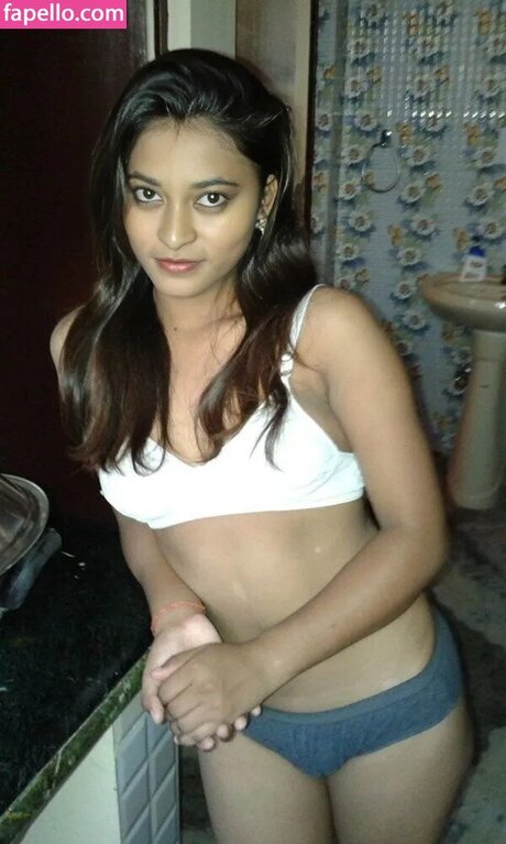 Reya Ghosh erotic model images